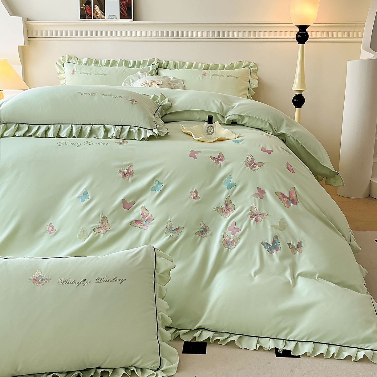 91家纺网 家纺一手货源 找家纺 艺玲家纺 2025新款轻奢高级感亲肤棉床单床盖床笠少女心刺绣四件套 蝴蝶梦-绿