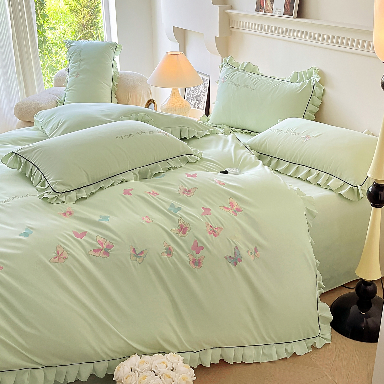 91家纺网 家纺一手货源 找家纺 艺玲家纺 2025新款轻奢高级感亲肤棉床单床盖床笠少女心刺绣四件套 蝴蝶梦-绿