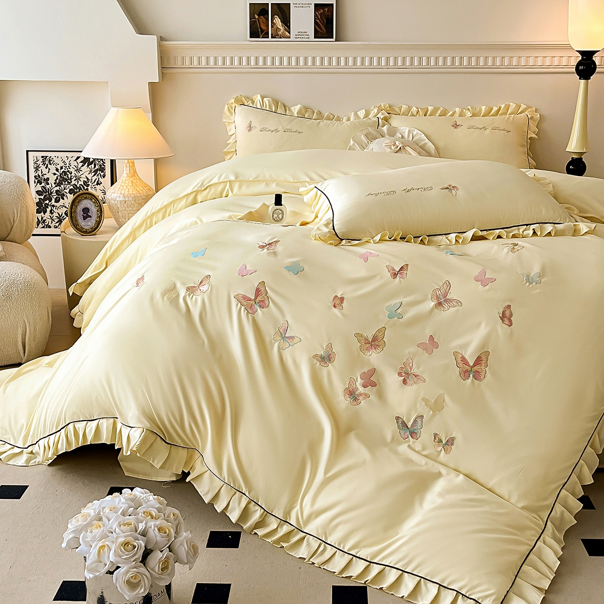 91家纺网 家纺一手货源 找家纺 艺玲家纺 2025新款轻奢高级感亲肤棉床单床盖床笠少女心刺绣四件套 蝴蝶梦-米黄