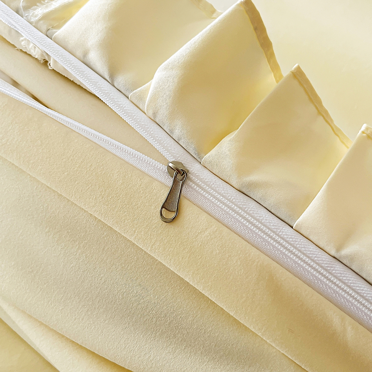 91家纺网 家纺一手货源 找家纺 艺玲家纺 2025新款轻奢高级感亲肤棉床单床盖床笠少女心刺绣四件套 蝴蝶梦-米黄