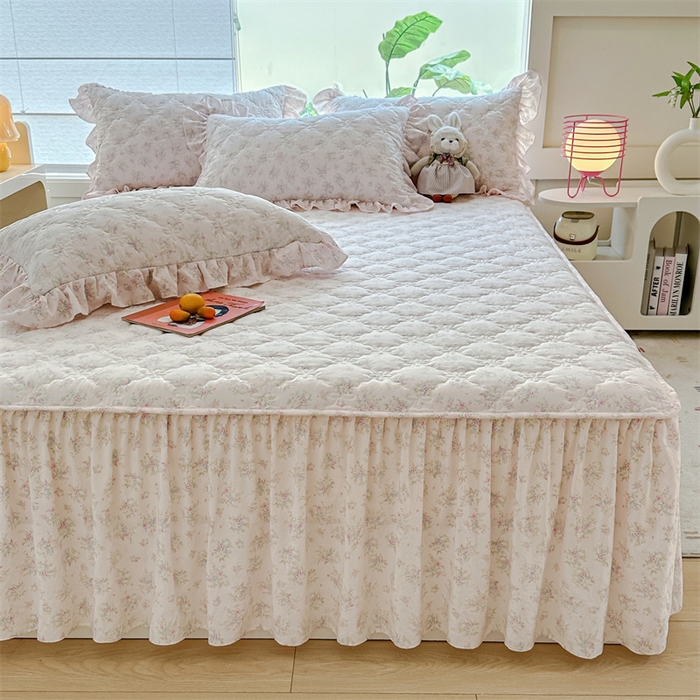 91家纺网 家纺一手货源 找家纺 忘忧草 2025新款亲肤水洗棉夹棉床裙--小清新系列 畅想花海