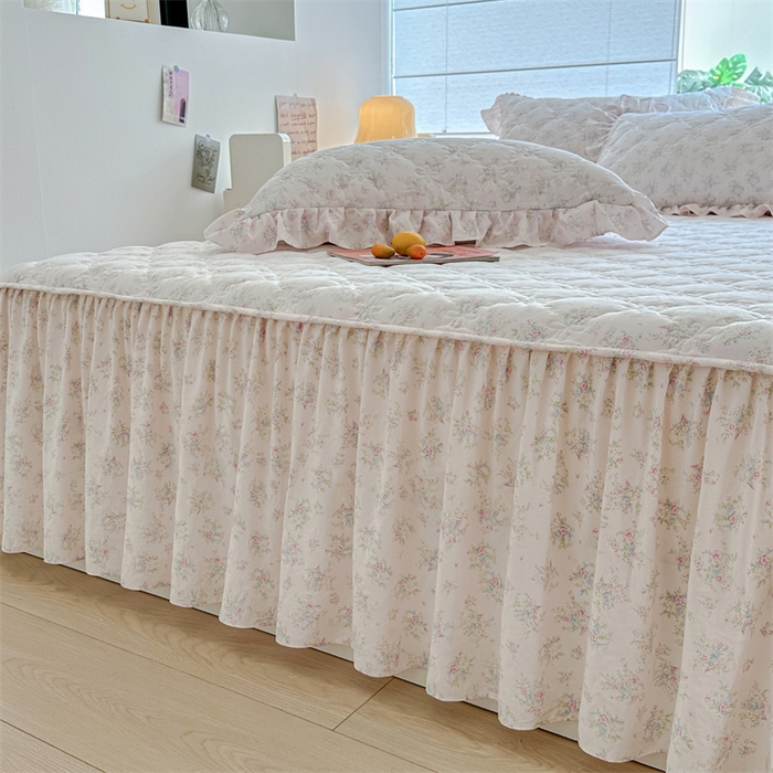 91家纺网 家纺一手货源 找家纺 忘忧草 2025新款亲肤水洗棉夹棉床裙--小清新系列 畅想花海