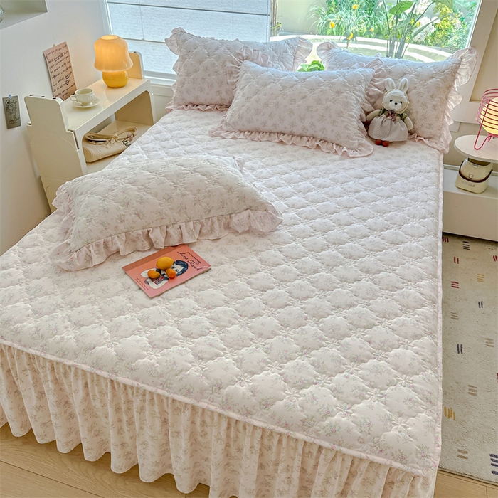 91家纺网 家纺一手货源 找家纺 忘忧草 2025新款亲肤水洗棉夹棉床裙--小清新系列 畅想花海