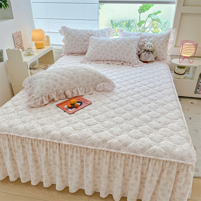 91家纺网 家纺一手货源 找家纺 忘忧草 2025新款亲肤水洗棉夹棉床裙--小清新系列 畅想花海