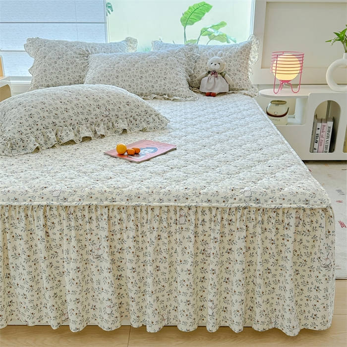 91家纺网 家纺一手货源 找家纺 忘忧草 2025新款亲肤水洗棉夹棉床裙--小清新系列 丛林觅兔