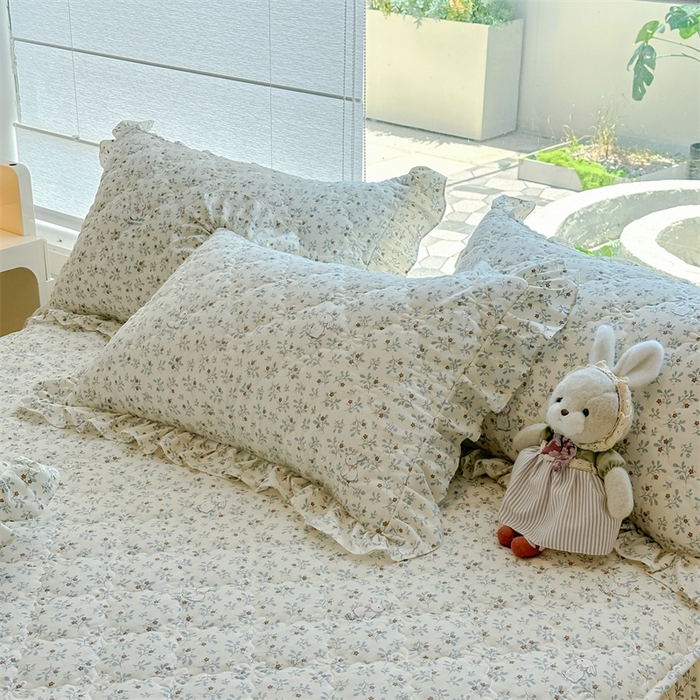 91家纺网 家纺一手货源 找家纺 忘忧草 2025新款亲肤水洗棉夹棉床裙--小清新系列 丛林觅兔