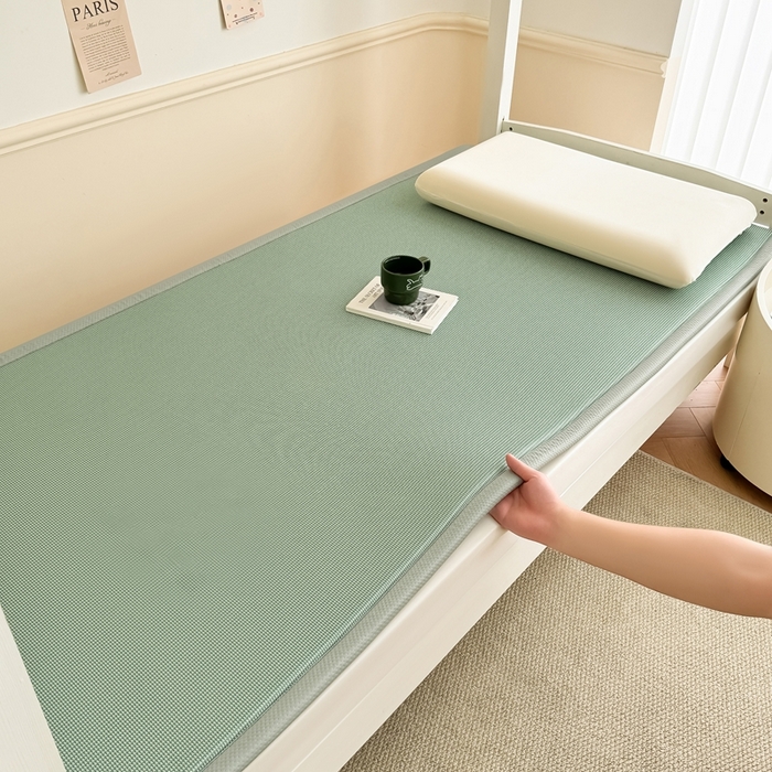 91家纺网 家纺一手货源 找家纺 （总）卡罗兰 2025新款碳光冰丝按摩学生床垫床褥 双面 四季通用