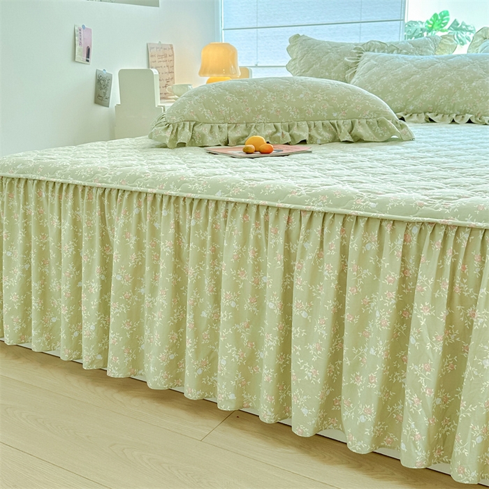 91家纺网 家纺一手货源 找家纺 忘忧草 2025新款亲肤水洗棉夹棉床裙--小清新系列 绿野仙踪