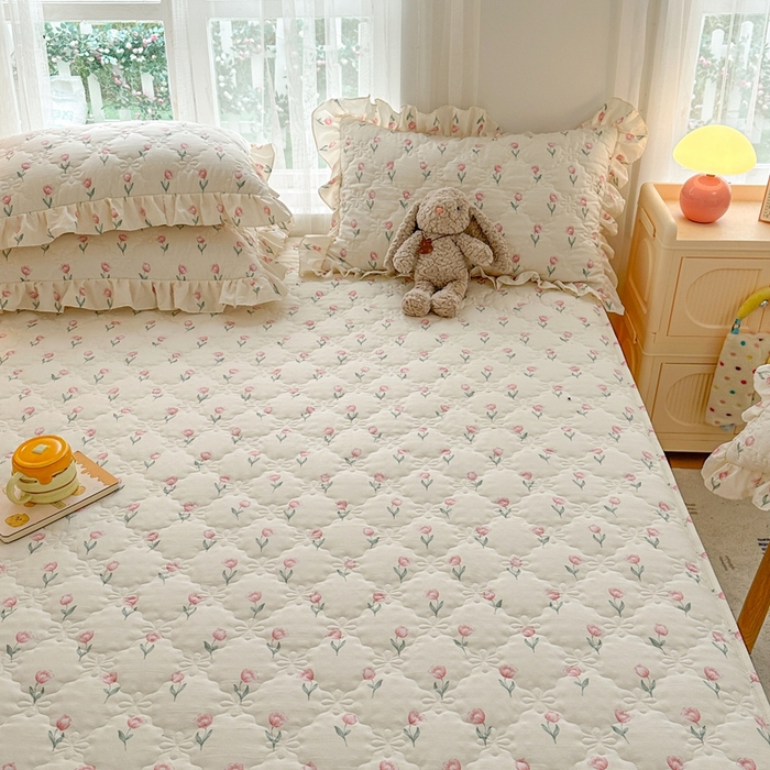 91家纺网 家纺一手货源 找家纺 忘忧草 2025新款亲肤水洗棉夹棉床裙--小清新系列 郁金香