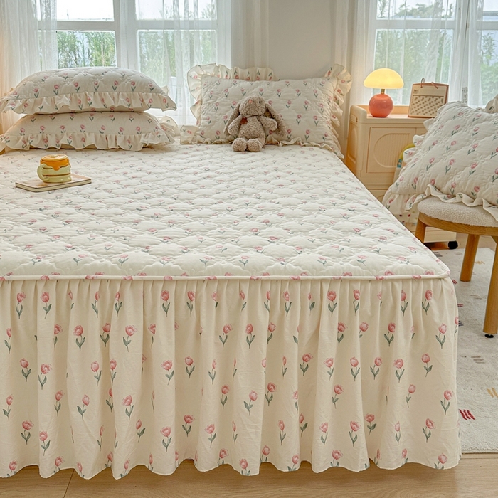 91家纺网 家纺一手货源 找家纺 忘忧草 2025新款亲肤水洗棉夹棉床裙--小清新系列 郁金香