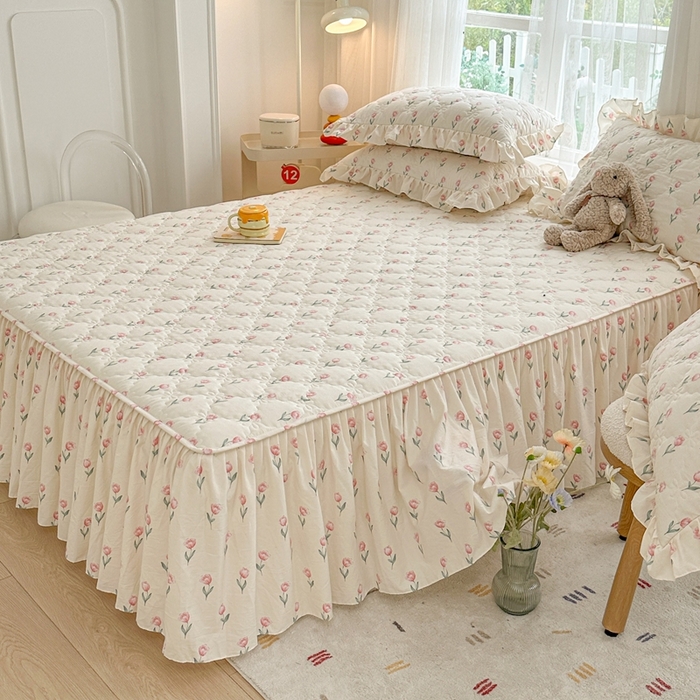 91家纺网 家纺一手货源 找家纺 忘忧草 2025新款亲肤水洗棉夹棉床裙--小清新系列 郁金香