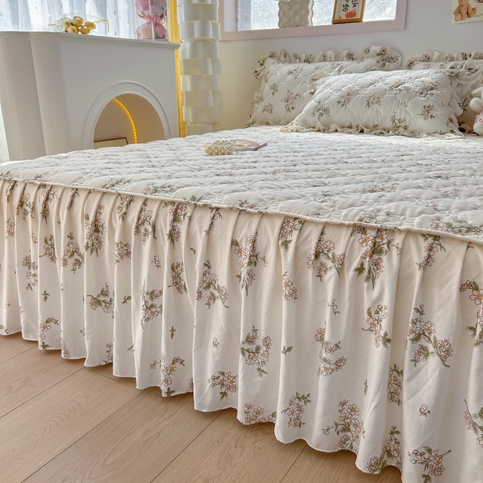 91家纺网 家纺一手货源 找家纺 忘忧草 2025新款亲肤水洗棉夹棉床裙--小清新系列 茶艺师