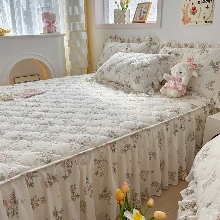 91家纺网 家纺一手货源 找家纺 忘忧草 2025新款亲肤水洗棉夹棉床裙--小清新系列 茶艺师