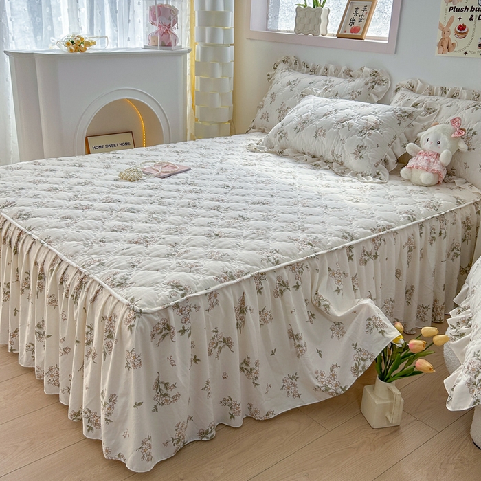 91家纺网 家纺一手货源 找家纺 忘忧草 2025新款亲肤水洗棉夹棉床裙--小清新系列 茶艺师