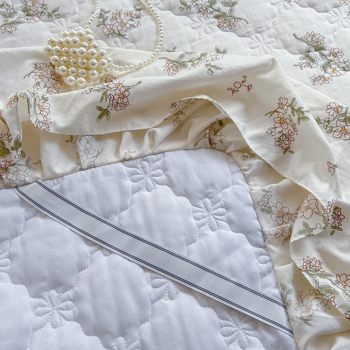 91家纺网 家纺一手货源 找家纺 忘忧草 2025新款亲肤水洗棉夹棉床裙--小清新系列 茶艺师