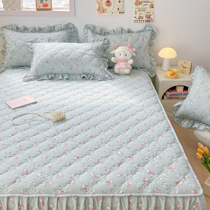 91家纺网 家纺一手货源 找家纺 忘忧草 2025新款亲肤水洗棉夹棉床裙--小清新系列 陌上花开