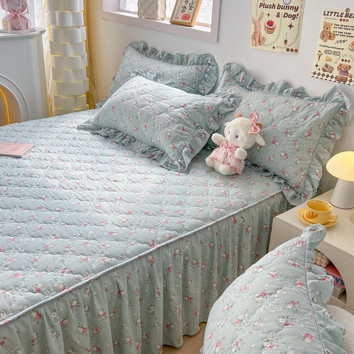 91家纺网 家纺一手货源 找家纺 忘忧草 2025新款亲肤水洗棉夹棉床裙--小清新系列 陌上花开