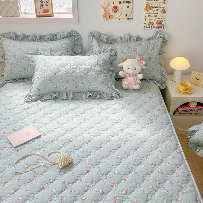 91家纺网 家纺一手货源 找家纺 忘忧草 2025新款亲肤水洗棉夹棉床裙--小清新系列 陌上花开