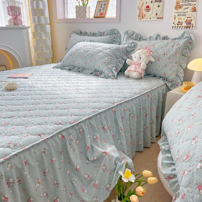 91家纺网 家纺一手货源 找家纺 忘忧草 2025新款亲肤水洗棉夹棉床裙--小清新系列 陌上花开