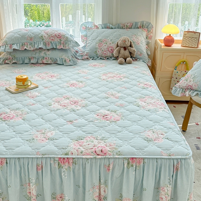 91家纺网 家纺一手货源 找家纺 忘忧草 2025新款亲肤水洗棉夹棉床裙--小清新系列 安娜花园