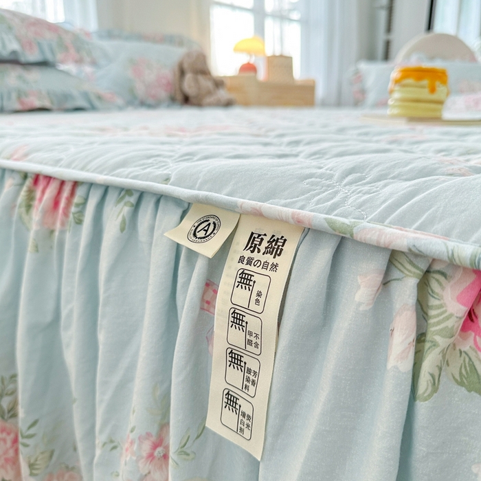 91家纺网 家纺一手货源 找家纺 忘忧草 2025新款亲肤水洗棉夹棉床裙--小清新系列 安娜花园