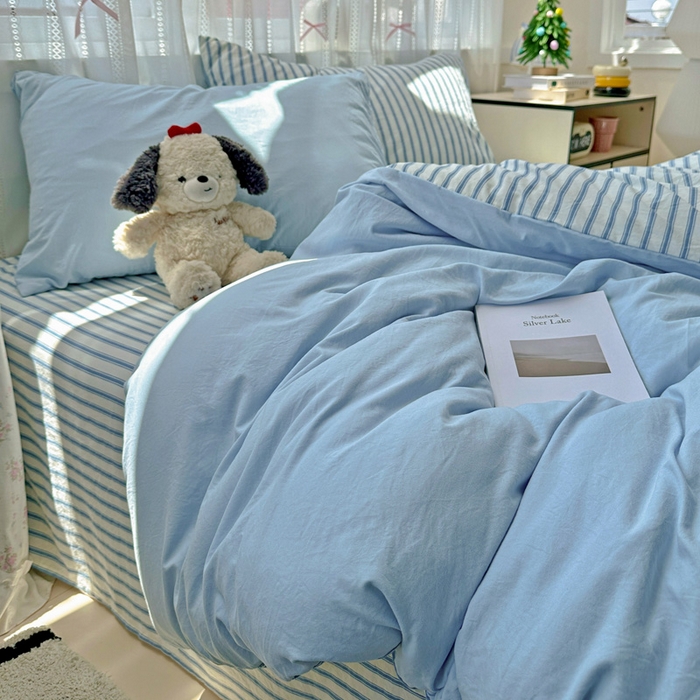 91家纺网 家纺一手货源 找家纺 繁花家居 2025新款高克重水洗棉云朵棉条纹撞色系列四件套 天空蓝+蓝条