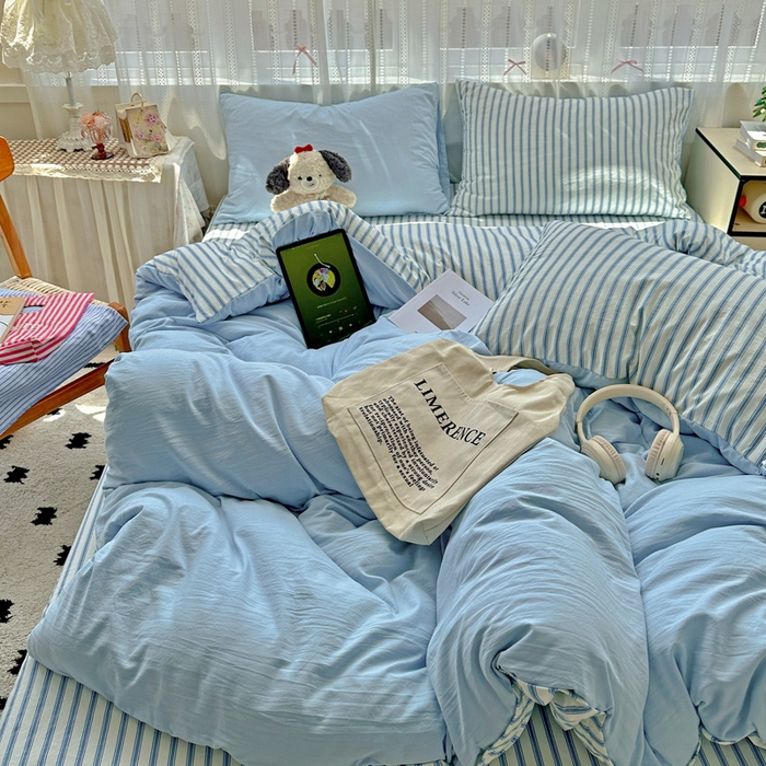 91家纺网 家纺一手货源 找家纺 繁花家居 2025新款高克重水洗棉云朵棉条纹撞色系列四件套 天空蓝+蓝条