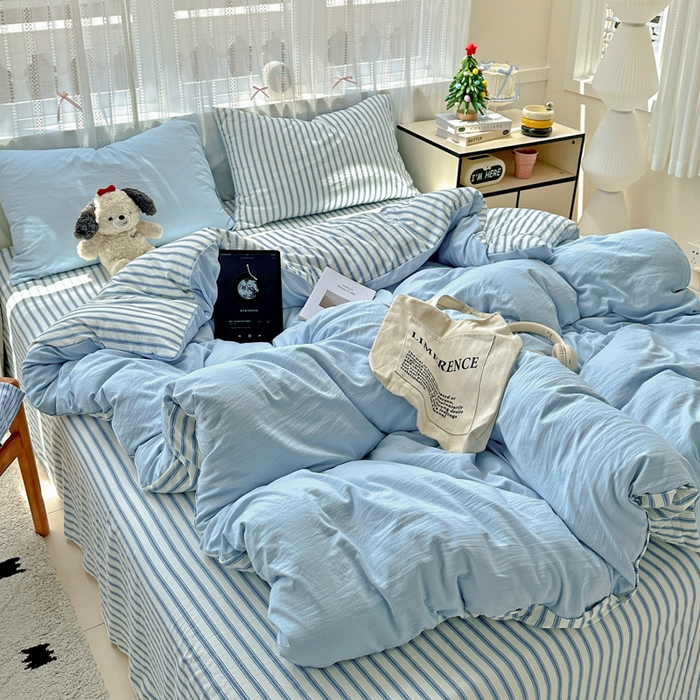 91家纺网 家纺一手货源 找家纺 繁花家居 2025新款高克重水洗棉云朵棉条纹撞色系列四件套 天空蓝+蓝条