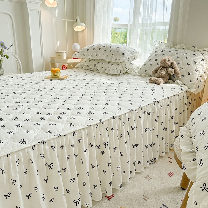 91家纺网 家纺一手货源 找家纺 忘忧草 2025新款亲肤水洗棉夹棉床裙--小清新系列 蝴蝶结