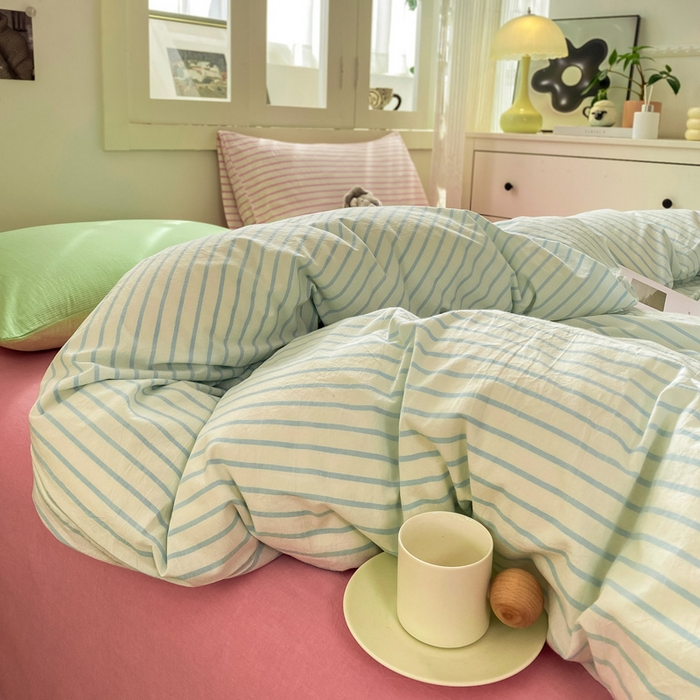 91家纺网 家纺一手货源 找家纺 繁花家居 2025新款高克重水洗棉云朵棉条纹撞色系列四件套 玫红黑条