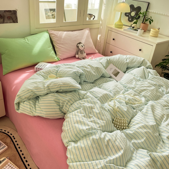 91家纺网 家纺一手货源 找家纺 繁花家居 2025新款高克重水洗棉云朵棉条纹撞色系列四件套 玫红黑条