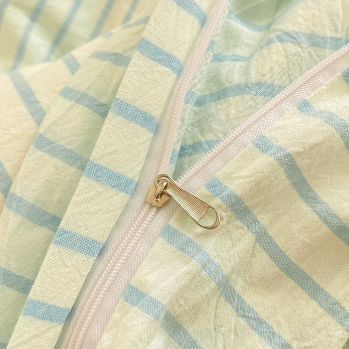 91家纺网 家纺一手货源 找家纺 繁花家居 2025新款高克重水洗棉云朵棉条纹撞色系列四件套 玫红黑条