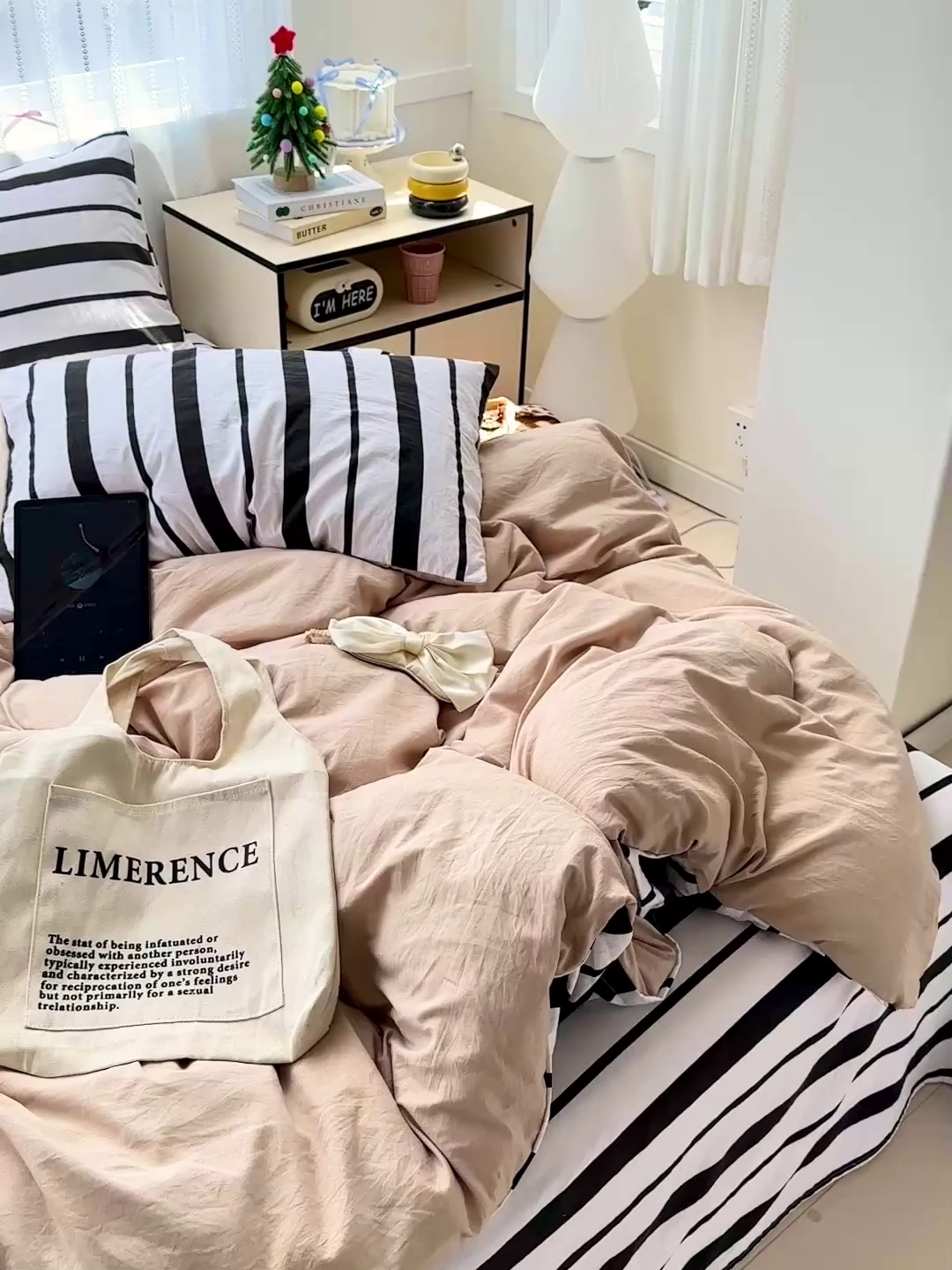 91家纺网 家纺一手货源 找家纺 繁花家居 2025新款高克重水洗棉云朵棉条纹撞色系列四件套 天空蓝+蓝条