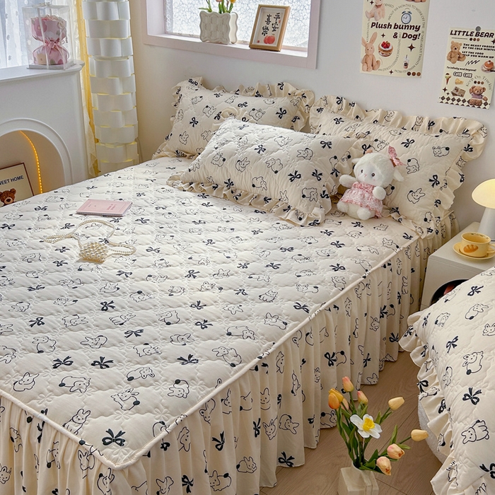 91家纺网 家纺一手货源 找家纺 忘忧草 2025新款亲肤水洗棉夹棉床裙--小清新系列 心动兔兔