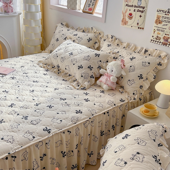 91家纺网 家纺一手货源 找家纺 忘忧草 2025新款亲肤水洗棉夹棉床裙--小清新系列 心动兔兔