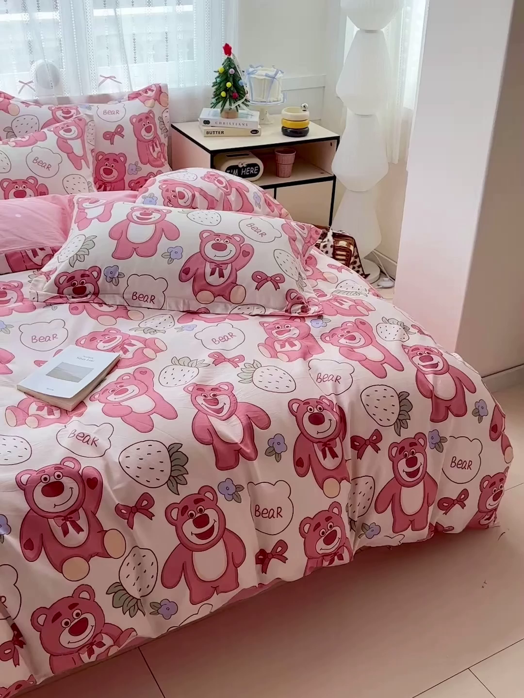 91家纺网 家纺一手货源 找家纺 恩泽家纺 2025新款全棉纯棉12868喷气印花系列四件套-第二批 草莓熊