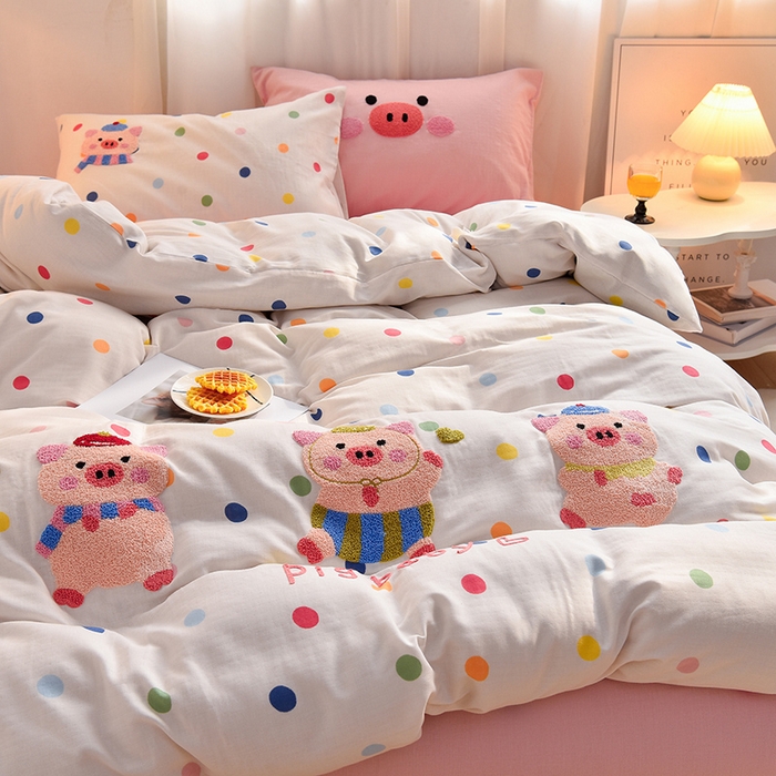 91家纺网 家纺一手货源 找家纺 炫拼家纺 2025新款泡芙系全棉纯棉A类40支双层纱卡通毛巾绣四件套 三只小猪