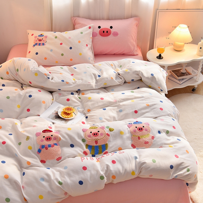 91家纺网 家纺一手货源 找家纺 炫拼家纺 2025新款泡芙系全棉纯棉A类40支双层纱卡通毛巾绣四件套 三只小猪