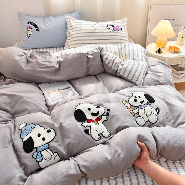 91家纺网 家纺一手货源 找家纺 （总）炫拼家纺 2025新款泡芙系全棉纯棉A类40支双层纱卡通毛巾绣四件套