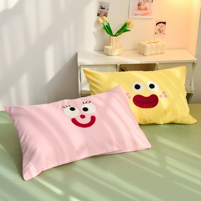 91家纺网 家纺一手货源 找家纺 炫拼家纺 2025新款泡芙系全棉纯棉A类40支双层纱卡通毛巾绣四件套 女孩派对