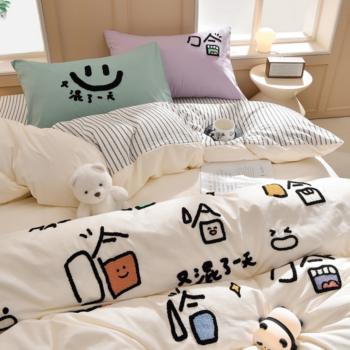 91家纺网 家纺一手货源 找家纺 （总）炫拼家纺 2025新春款萌系A类全棉纯棉40支水洗棉毛巾绣四件套