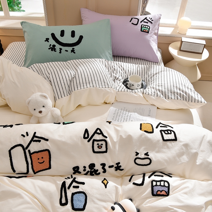 91家纺网 家纺一手货源 找家纺 （总）炫拼家纺 2025新春款萌系A类全棉纯棉40支水洗棉毛巾绣四件套