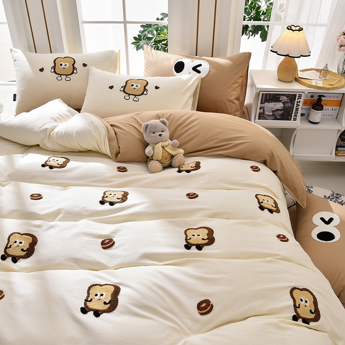 91家纺网 家纺一手货源 找家纺 （总）炫拼家纺 2025新春款萌系A类全棉纯棉40支水洗棉毛巾绣四件套