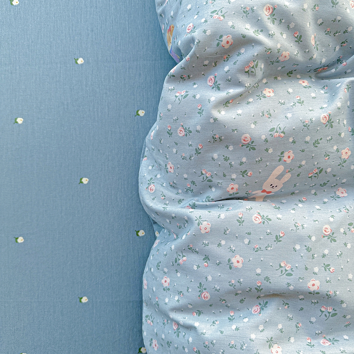 91家纺网 家纺一手货源 找家纺 恩泽家纺 2025新款全棉纯棉12868喷气印花系列四件套-第二批 蓝玫花语