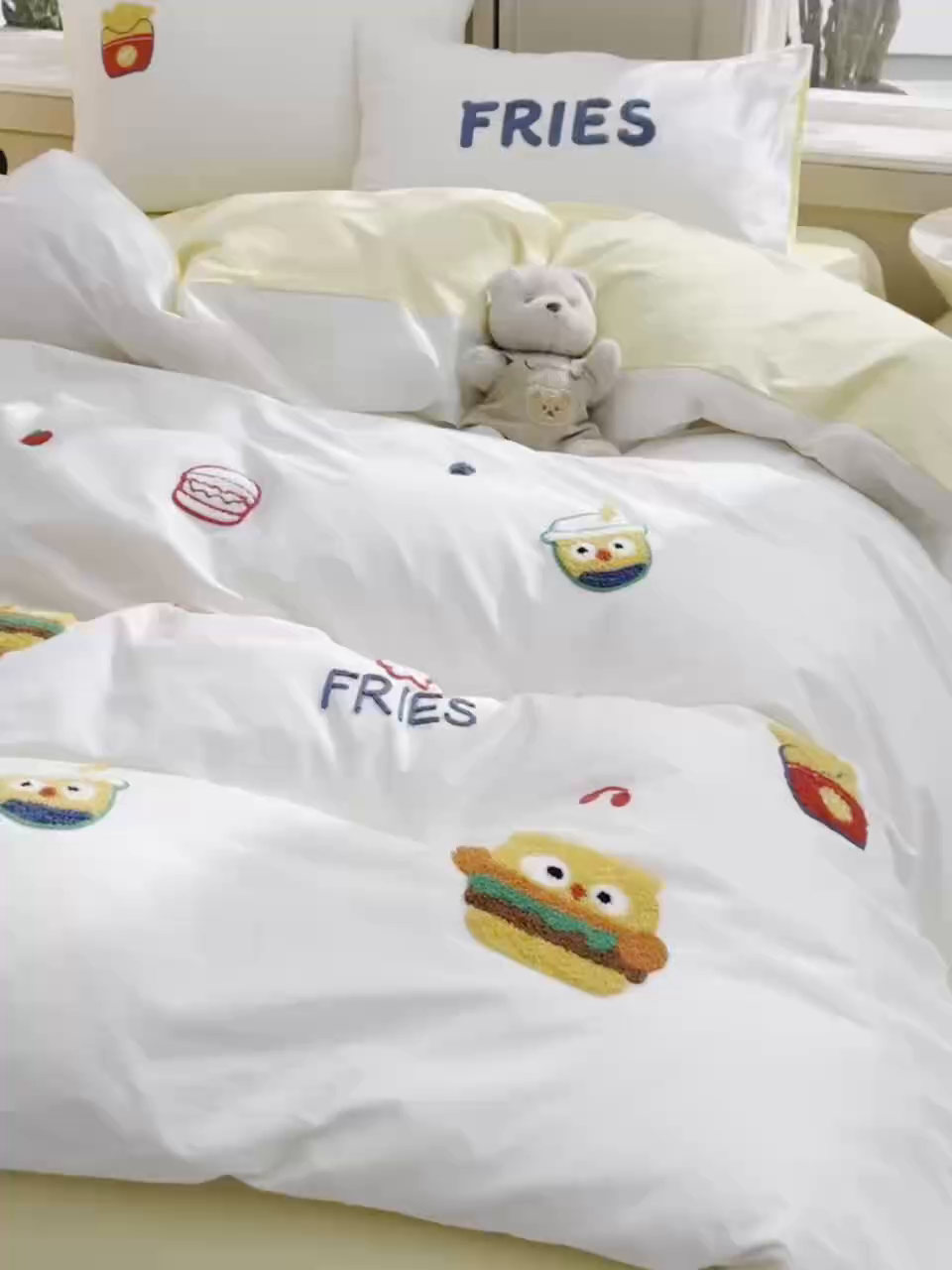 91家纺网 家纺一手货源 找家纺 炫拼家纺 2026新春款萌系A类全棉纯棉40支水洗棉毛巾绣四件套 快乐汉堡