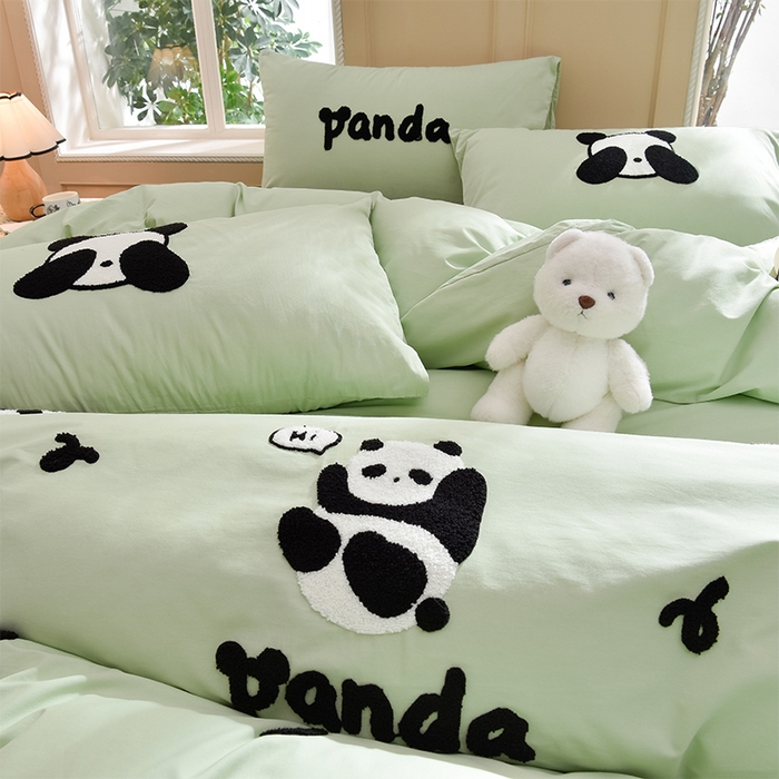 91家纺网 家纺一手货源 找家纺 炫拼家纺 2026新春款萌系A类全棉纯棉40支水洗棉毛巾绣四件套 搞怪熊猫