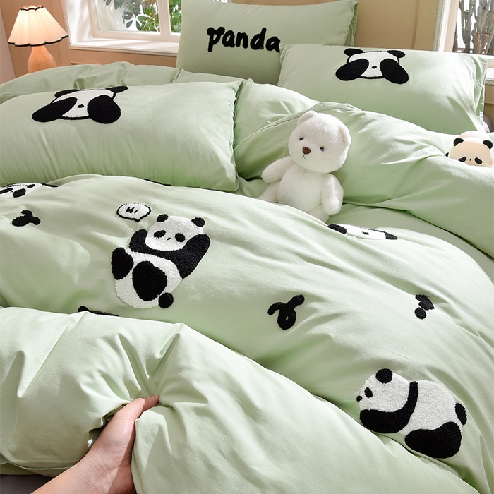 91家纺网 家纺一手货源 找家纺 炫拼家纺 2026新春款萌系A类全棉纯棉40支水洗棉毛巾绣四件套 搞怪熊猫