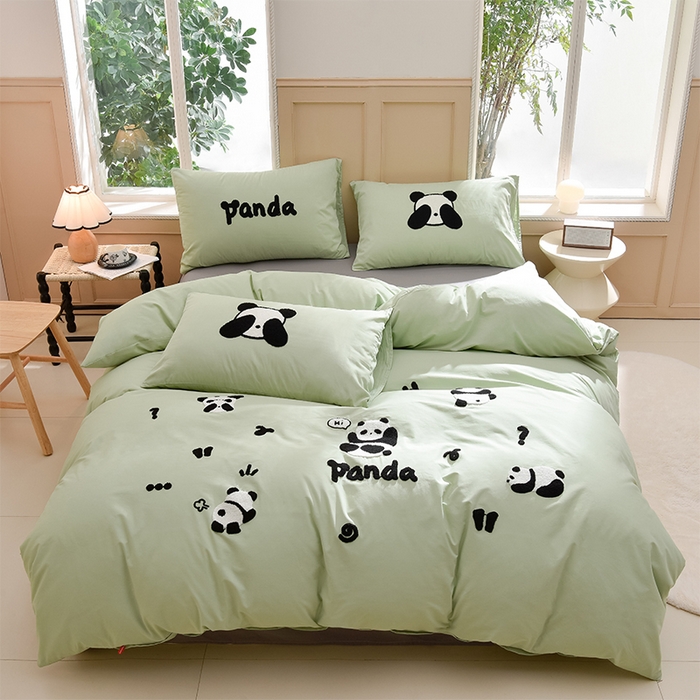 91家纺网 家纺一手货源 找家纺 炫拼家纺 2026新春款萌系A类全棉纯棉40支水洗棉毛巾绣四件套 搞怪熊猫