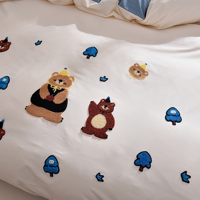 91家纺网 家纺一手货源 找家纺 炫拼家纺 2026新春款萌系A类全棉纯棉40支水洗棉毛巾绣四件套 森林熊