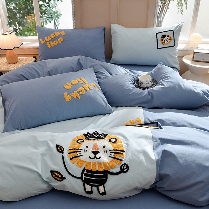 91家纺网 家纺一手货源 找家纺 炫拼家纺 2026新春款萌系A类全棉纯棉40支水洗棉毛巾绣四件套 狮子王